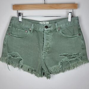 We The Free Free People Green Frayed Hem Button-Fly Cotton Shorts Size 27